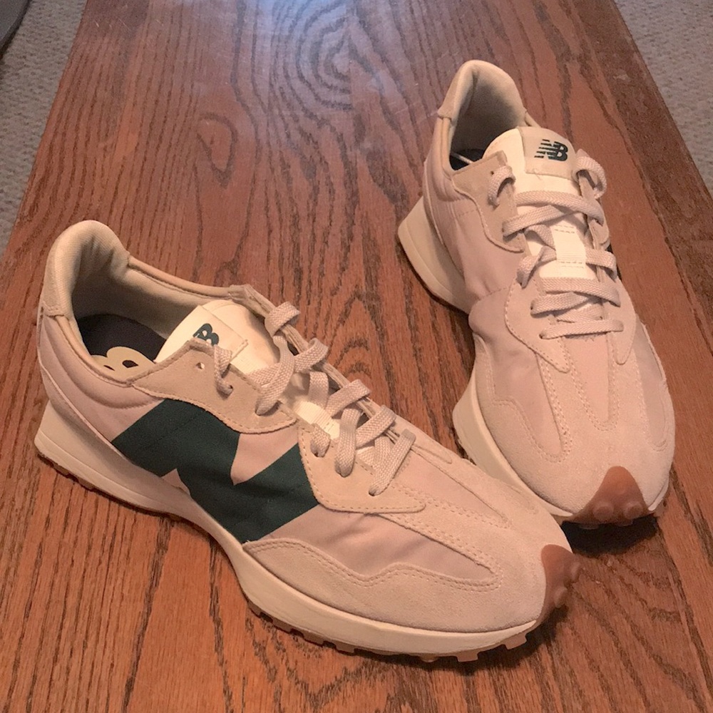 New Balance 327